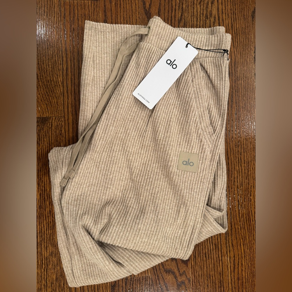 NWT Alo Muse Wide Leg Pant